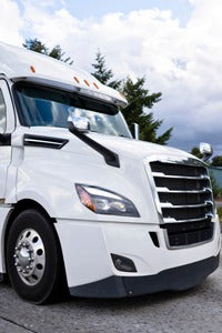 How to Soundproof a Freightliner Hood