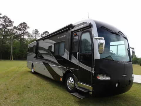 2007 Fleetwood Revolution 40e