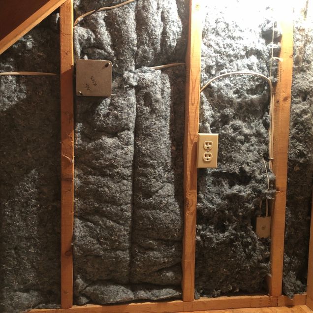UltraTouch™ Denim Insulation (R13 - 15")